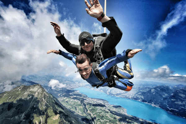 Adrenaline Junkies, Thrill seekers, Skydive, Switzerland, mountains, fun, Europe, Bus2Alps
