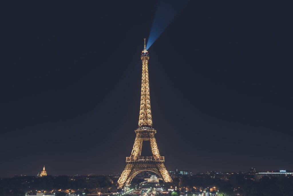 Western-Loop-Spring-break-10-days-Paris-explore-nightlife-Eiffel-Tower-Chainsmokers